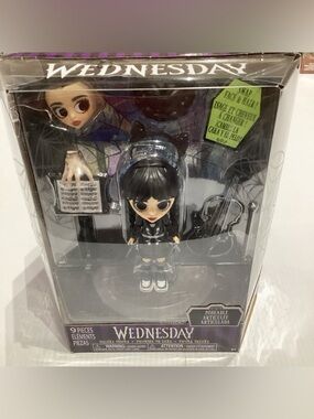 Wednesday TV Show (2022) 9pc WEDNESDAY 4.5" Deluxe Figure #41102